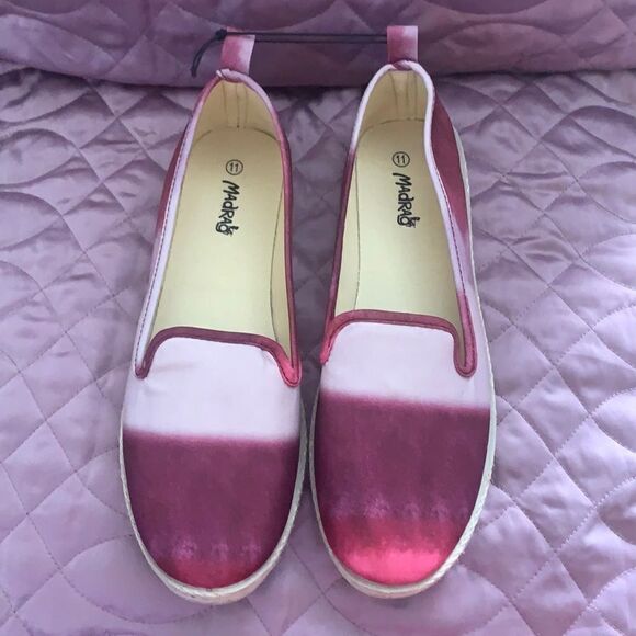 Tie Dye  Flats - Picture 1 of 8